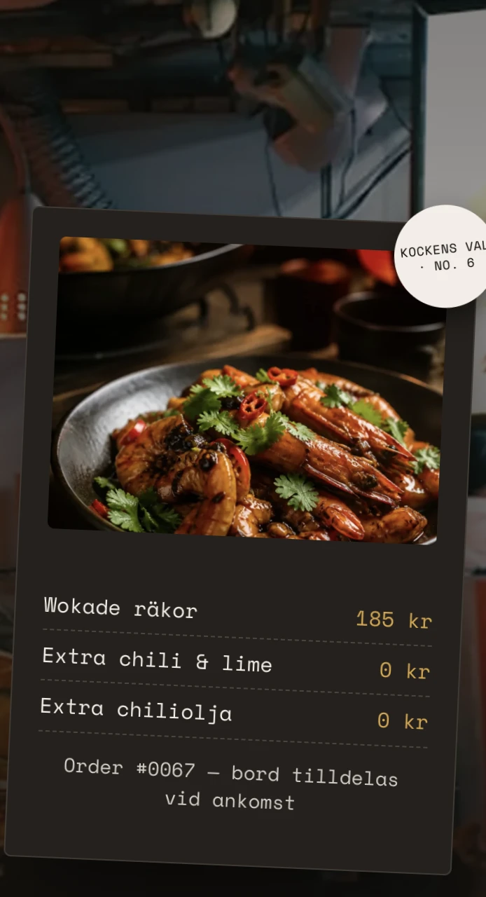 Startsidans hero med en glödande lykta bakom rubriken och ett tippat ordersedelkort till höger.